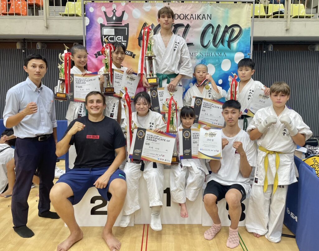 正道カシエルカップ Vol.３

2025年8月24日

小学６年男子中級の部
優勝　吉見陽人

小学１年女子２４キロ以上上級の部
優勝　彈正原衣茉

小学４年男子３２キロ以上上級の部

３位　中川遙己

小学６年女子４０キロ未満上級の部
準優勝　大西悠蘭

中学３年女子５０キロ未満上級の部
準優勝　大澤里菜

中学３年男子６０キロ未満上級の部
優勝　ブラディスラブス

一般女子５５キロ未満上級の部
優勝　松岡心桜
