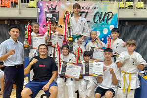 正道カシエルカップ Vol.３ 2025年8月24日 小学６年男子中級の部 優勝　吉見陽人 小学１年女子２４キロ以上上級の部 優勝　彈正原衣茉 小学４年男子３２キロ以上上級の部 ３位　中川遙己 小学６年女子４０キロ未満上級の部 準優勝　大西悠蘭 中学３年女子５０キロ未満上級の部 準優勝　大澤里菜 中学３年男子６０キロ未満上級の部 優勝　ブラディスラブス 一般女子５５キロ未満上級の部 優勝　松岡心桜