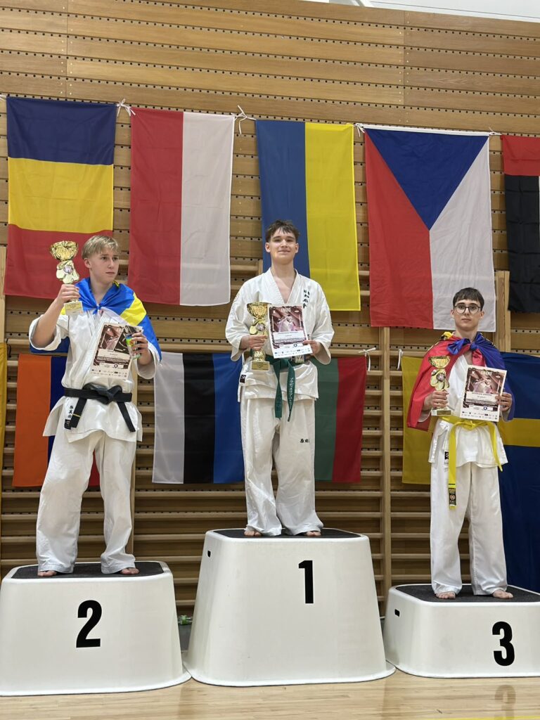 ラトビア🇱🇻の、ブラティス選手も、ヨーロッパの各大会を続々と制している報告が届いております。
この夏、来日予定。
活躍が今から楽しみです‼️