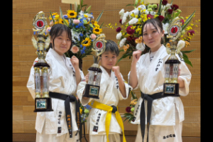 西日本空手道選手権大会 2026年6月21日（香川県） 一般女子　優勝　松岡優奈 高校女子　優勝　松岡心桜 小学５年　２位　神田蓮生