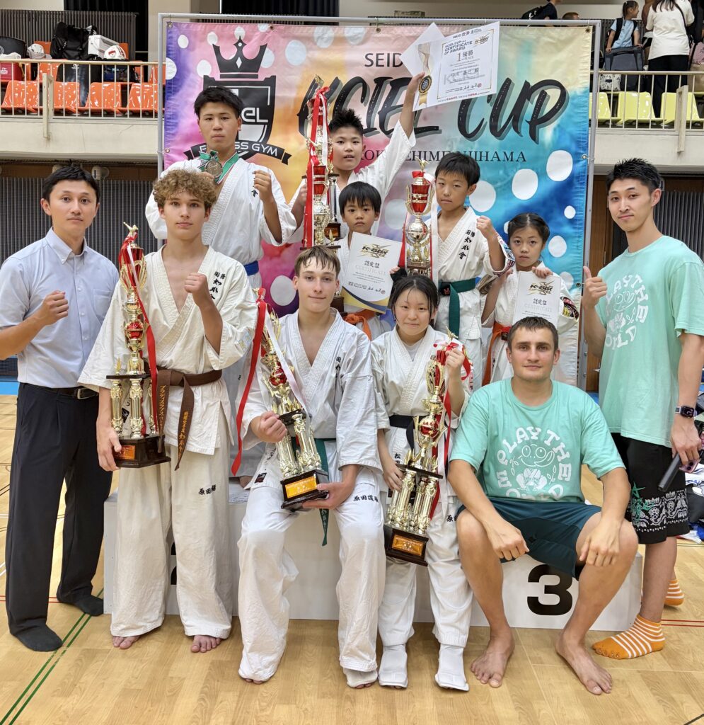 正道KCIEL新居浜大会

2026年8月16日

小学1年男子重量級24kg以上
　優勝　蒼森龍空

小学3年女子無差別
　３位　神田澪愛

中学3年男子重量級60kg以上
　優勝　Nikita Shaboltas

中学3年男子重量級60kg以上
　２位　中島一貴

高校男子中量級70kg未満
　優勝　Vladislavs Petrops

一般女子軽量級55kg未満
　優勝　松岡心桜

小学4年男子軽量級32kg未満
　優勝　大西翔太

小学5年男子重量級36kg以上
　優勝　中川遙己