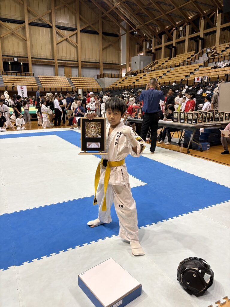 新極真　全四国ウェイト制空手道選手権大会 2026年9月23日 小学4年　優勝　神田澪愛 　※小学3年トーナメント不成立の為一学年上に出場 小学5年　優勝　神田蓮生