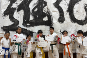 第22回会長杯争奪EVOLUTION 2026年10月4日（岡山県） 小学2年女子上級 　優勝　　彈正原　衣茉 小学3年女子上級 　準優勝　　神田　澪愛 小学3年男子重量級上級 　３位　　宮田　幸 小学5年男子軽量級上級 　優勝　　神田　蓮生 小学5年男子重量級上級 　準優勝　　中川　遥己 中学1年女子軽量級上級 　準優勝　　大西　悠蘭