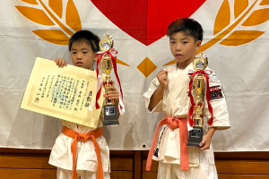 第15回流心杯空手道選手権大会 2026年10月25日 小学1年男子上級 　　準優勝　蒼森龍空 小学4年男子上級軽量級 　　準優勝　蒼森龍樹